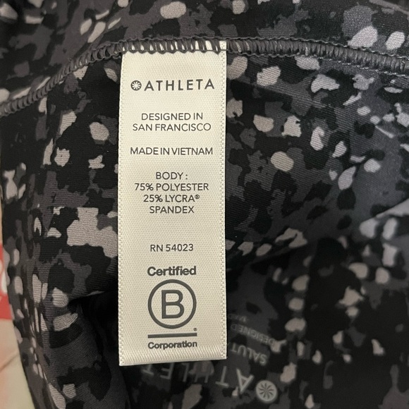 Athleta Salutation Stash Pocket Capri Printed 569824 Size Small - Picture 8 of 9